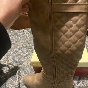 Glaze NWOT in box Quilty high boots